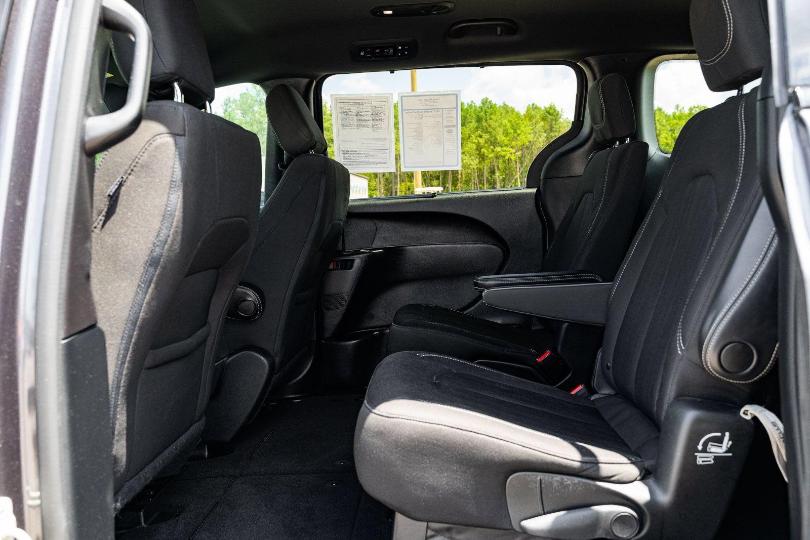 Used 2020 Chrysler Pacifica Touring w/ S Appearance Package FWD image 17