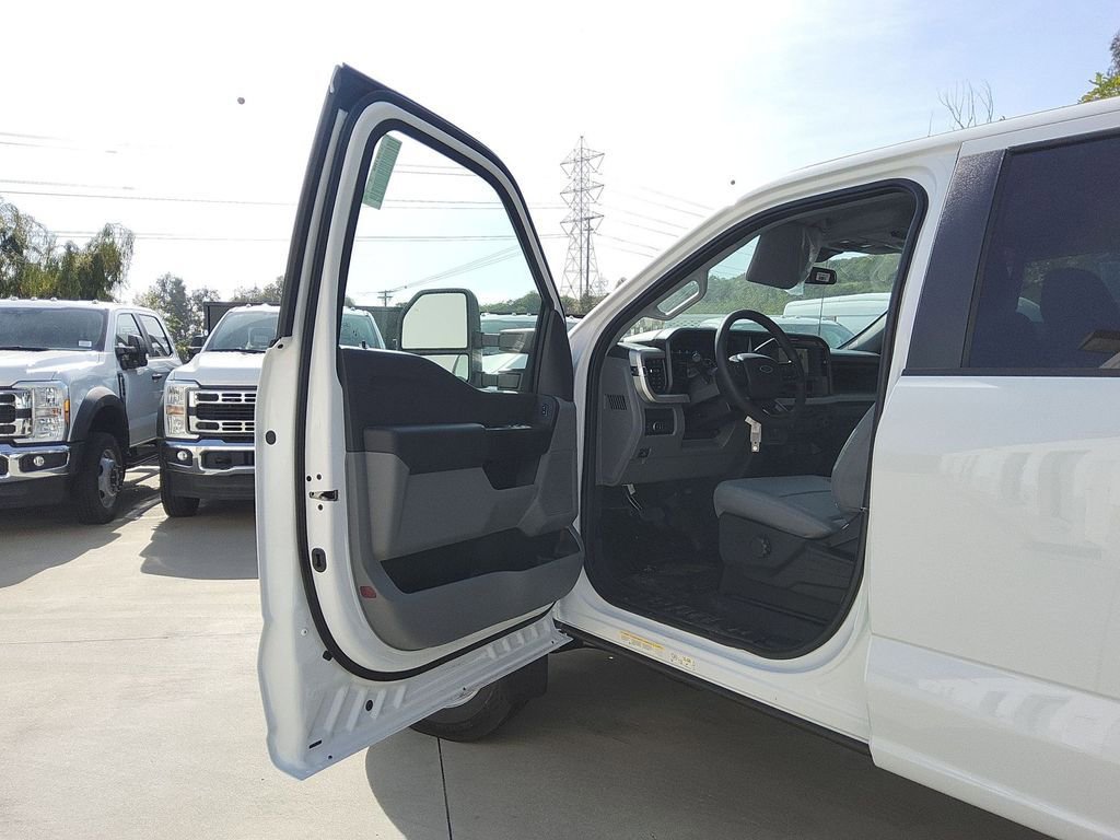 New 2026 Ford F550 2WD Crew Cab image 5