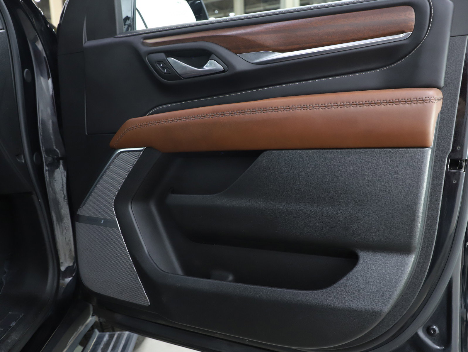 Used 2023 GMC Yukon Denali Ultimate image 9