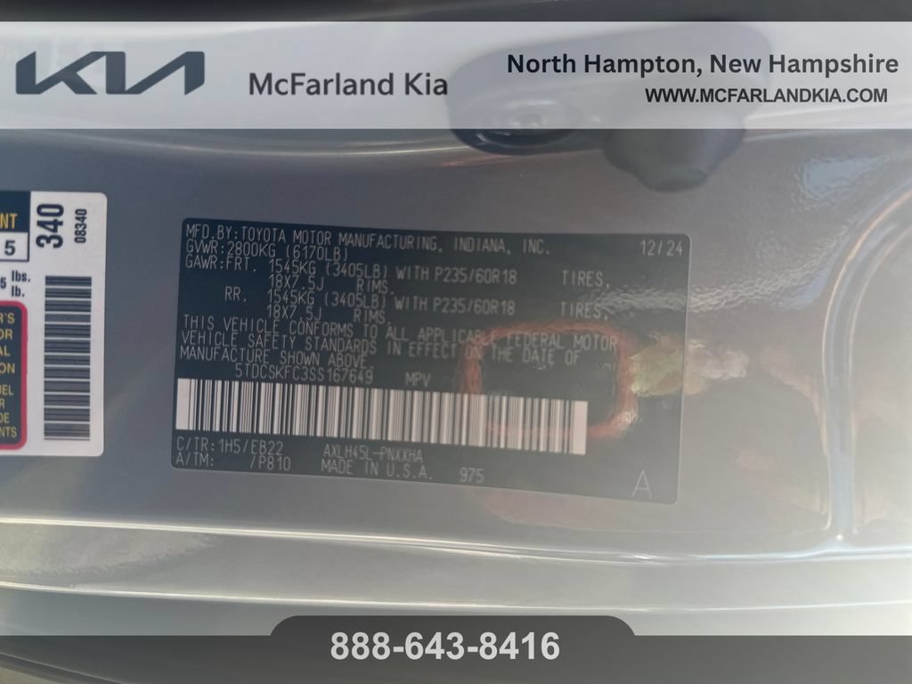 Used 2025 Toyota Sienna XLE Woodland Edition AWD/4WD image 34