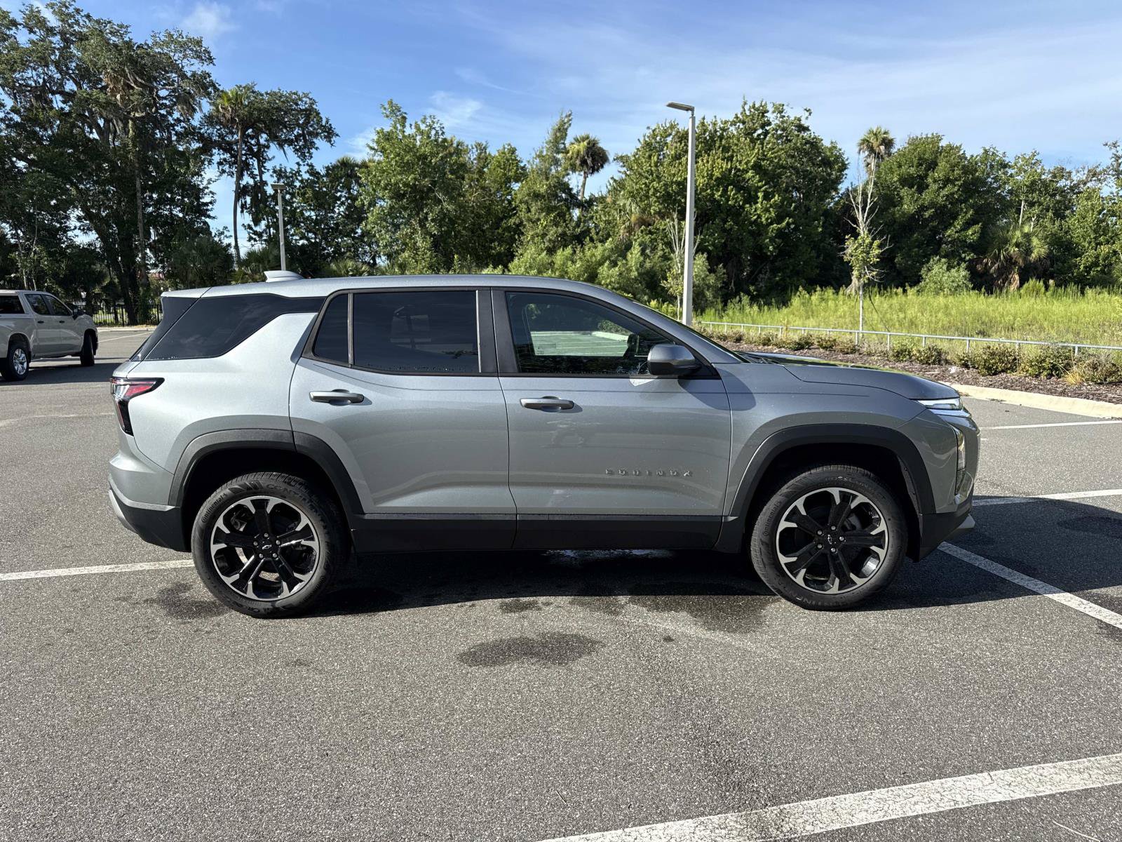 New 2027 Chevrolet Equinox LT FWD image 2