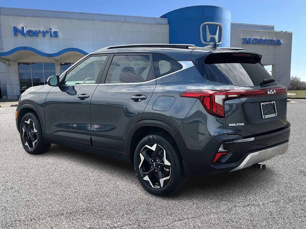 Used 2024 Kia Seltos EX AWD/4WD image 3