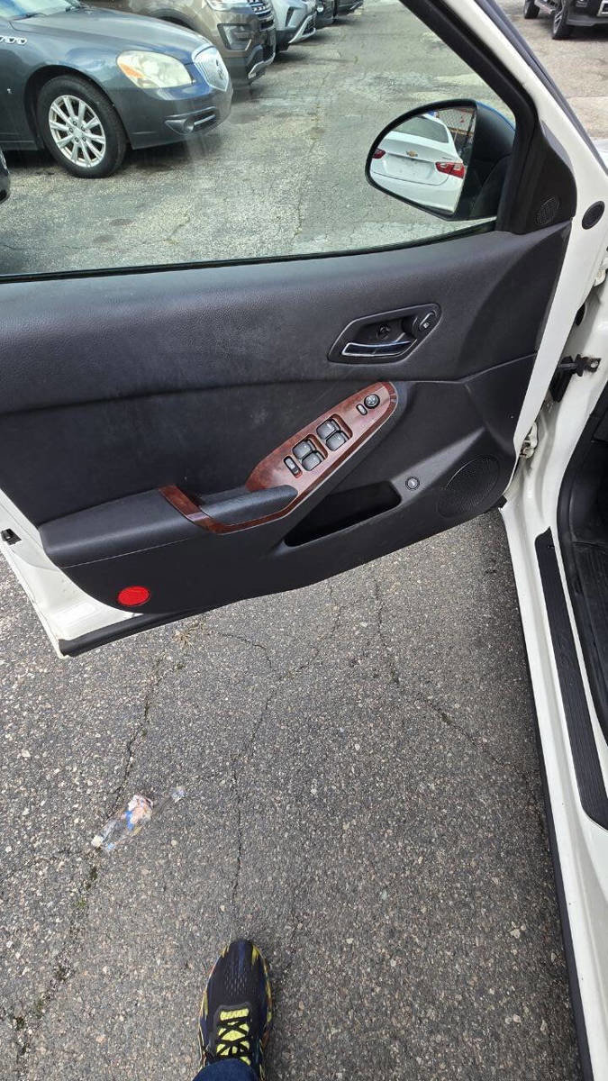 Used 2007 Pontiac G6 Base 4dr Sedan w/ Sport Package image 8