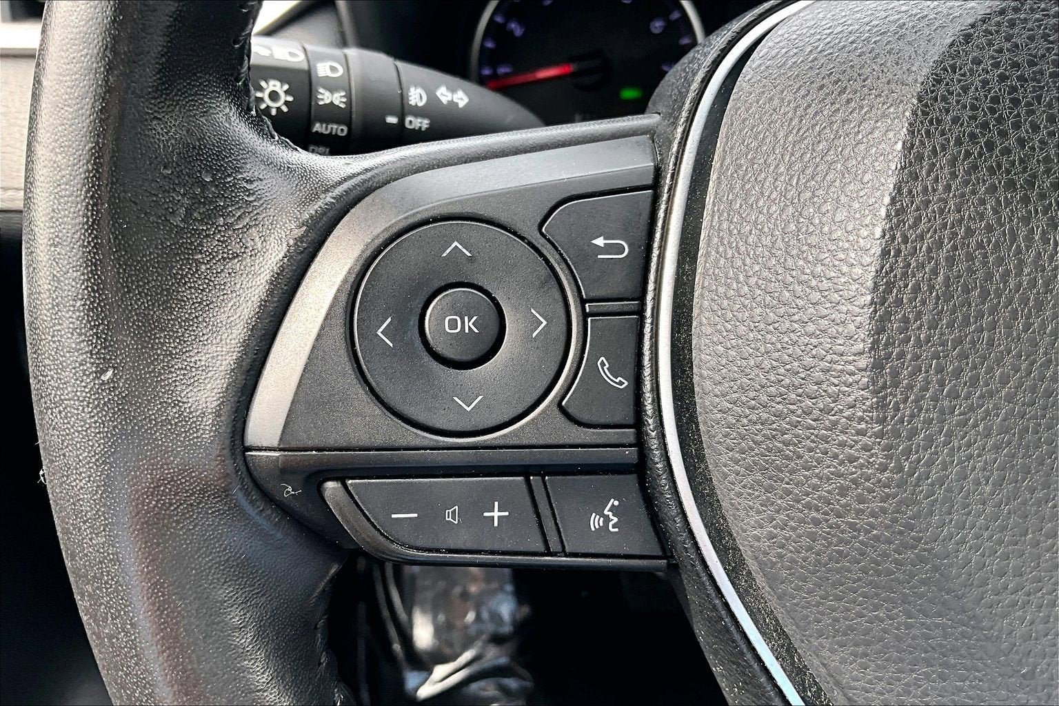 Used 2019 Toyota RAV4 XLE Premium w/ All Weather Liner Package AWD/4WD image 17