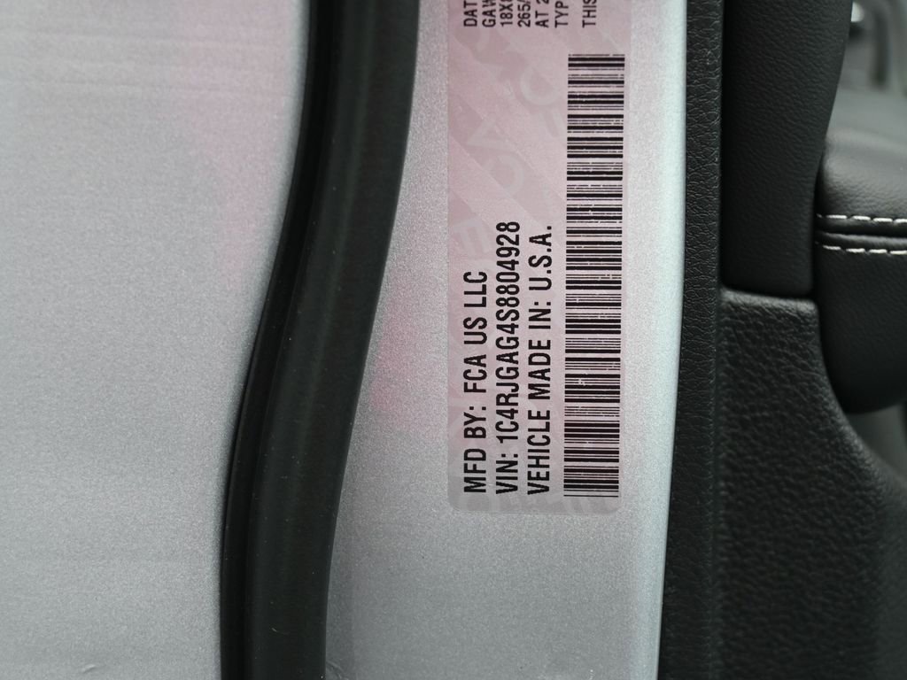 New 2025 Jeep Grand Cherokee Altitude image 18