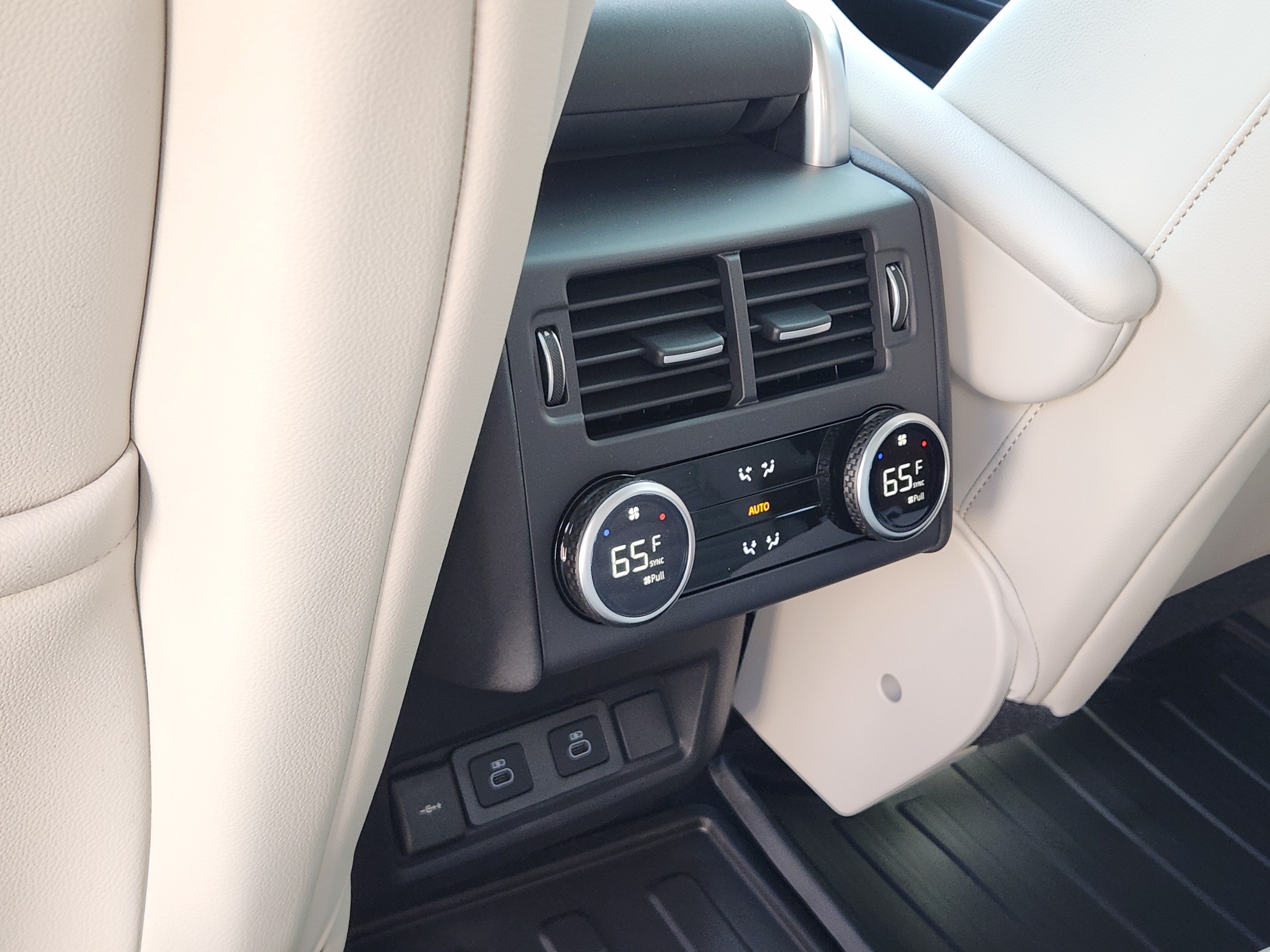New 2026 Land Rover Discovery Dynamic SE AWD/4WD image 27