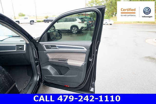 Certified 2022 Volkswagen Atlas SEL R-Line image 14