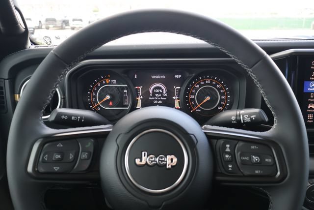 Used 2026 Jeep Gladiator Sport AWD/4WD image 14