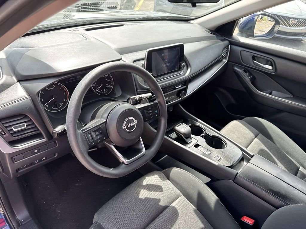 Used 2024 Nissan Rogue SV image 19