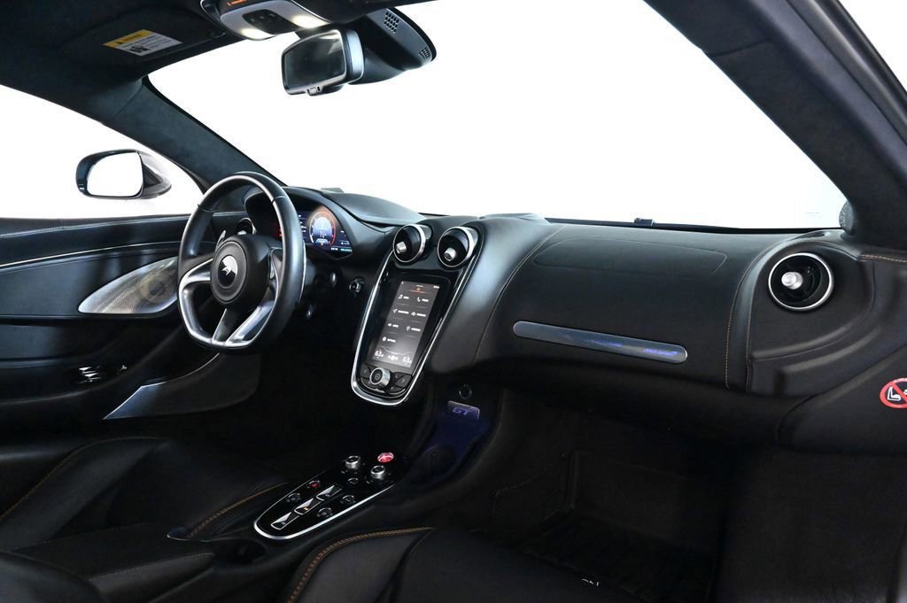 Used 2023 McLaren GT RWD image 17