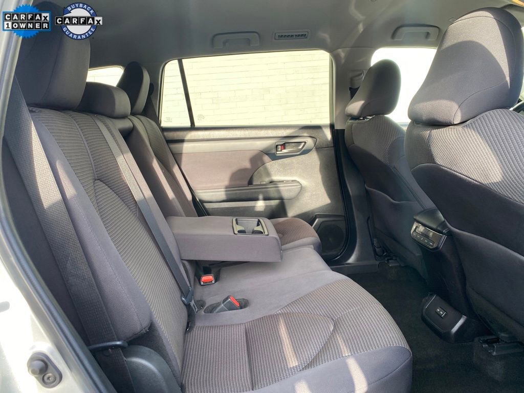 Used 2024 Toyota Highlander LE image 11