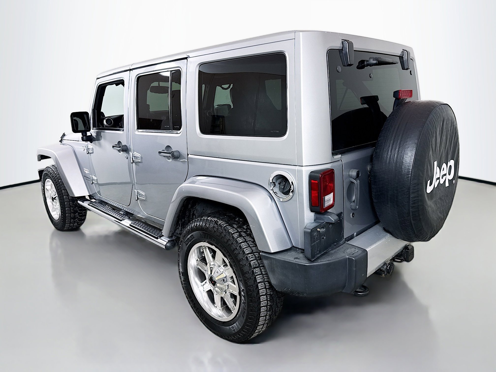 Used 2013 Jeep Wrangler Unlimited Sahara w/ Dual Top Group image 5