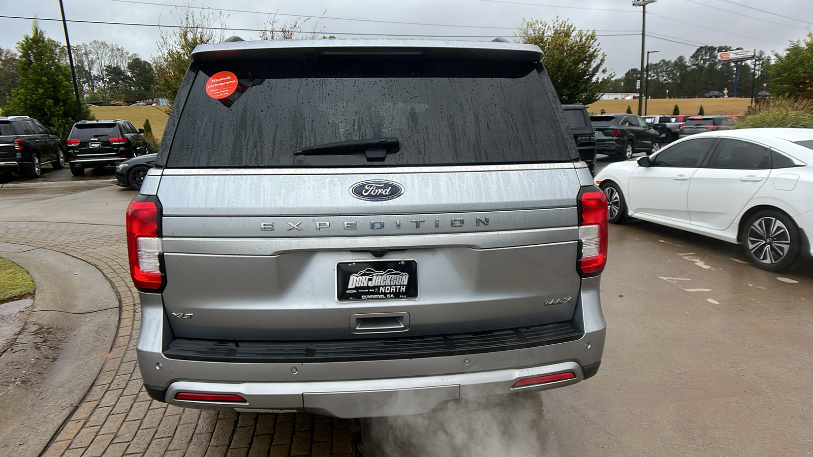 Used 2024 Ford Expedition Max XLT image 9