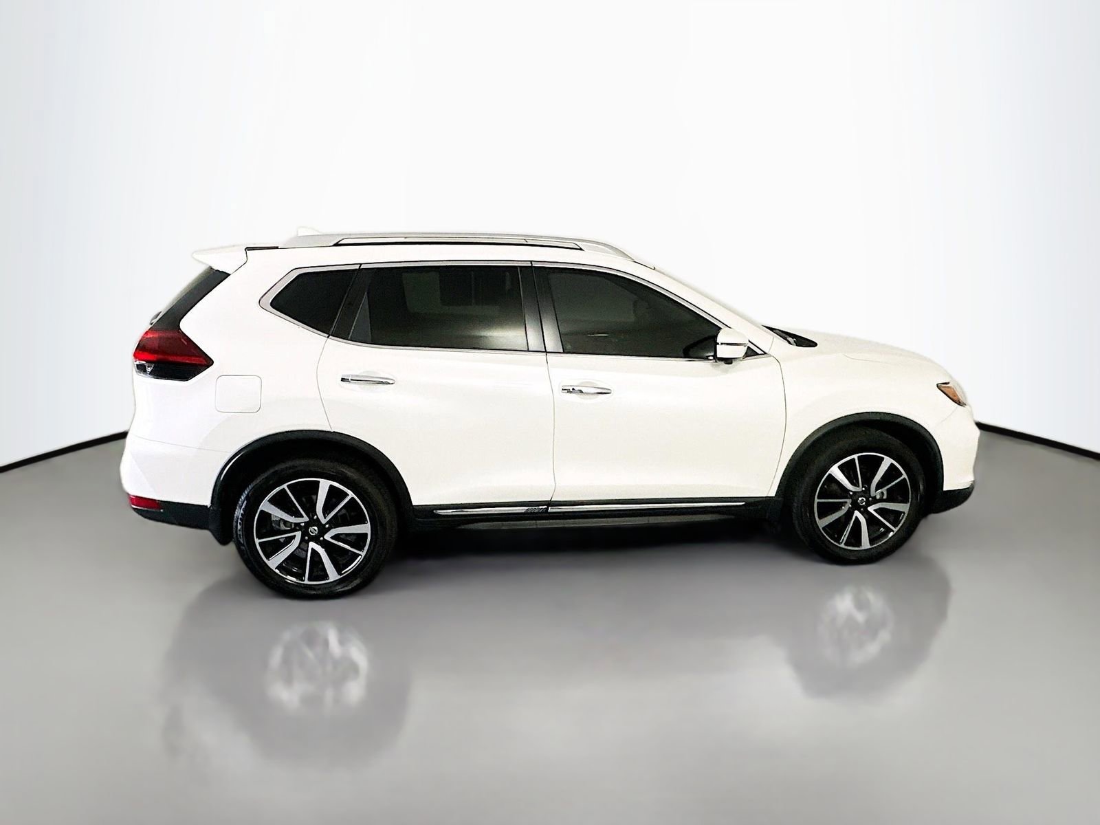 Used 2020 Nissan Rogue SL w/ Premium Package FWD image 8