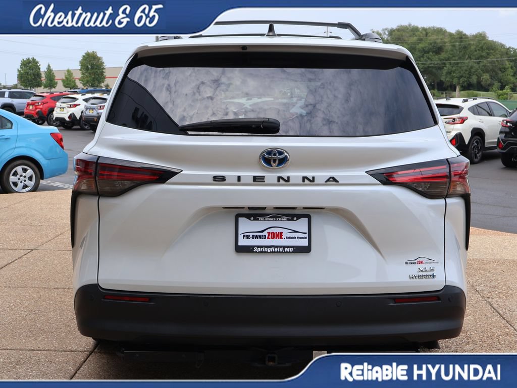 Used 2022 Toyota Sienna XLE w/ XLE Plus Package FWD image 5