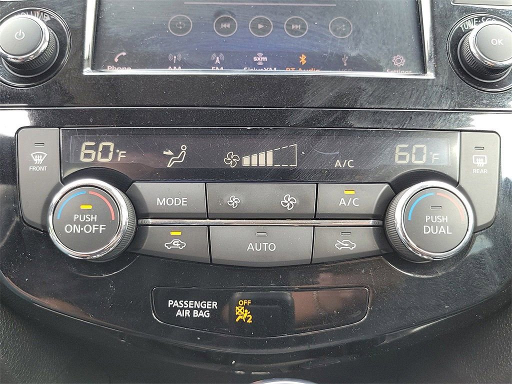 Used 2020 Nissan Rogue SL w/ Premium Package image 12