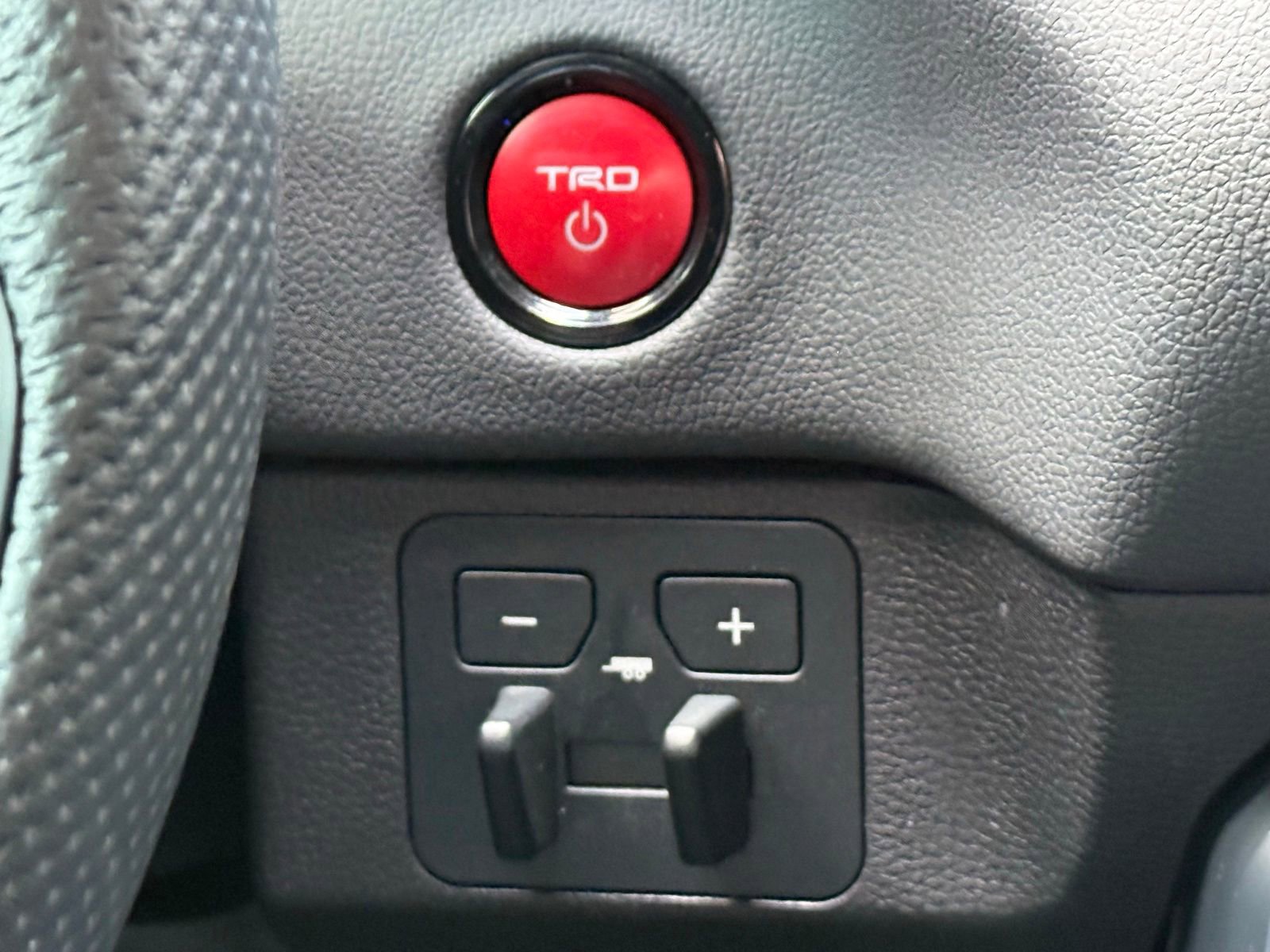 Used 2025 Toyota Tundra TRD Pro AWD/4WD image 28