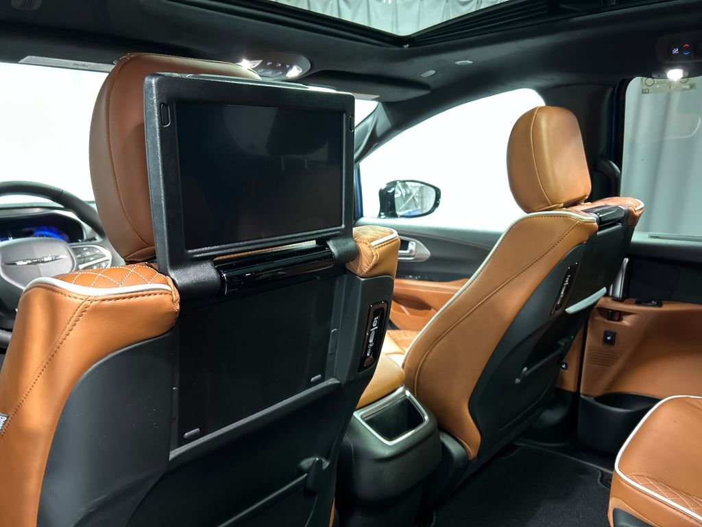 New 2026 Chrysler Pacifica Pinnacle FWD image 23