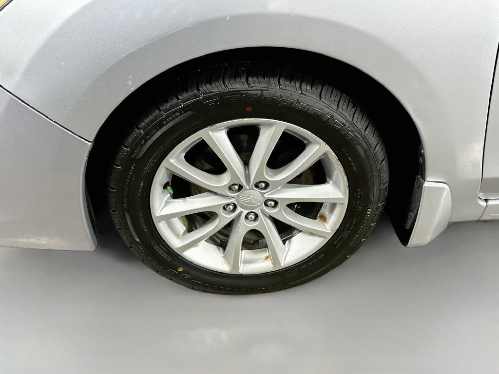 Used 2013 Subaru Impreza 2.0i Premium w/ All-Weather Pkg AWD/4WD image 10