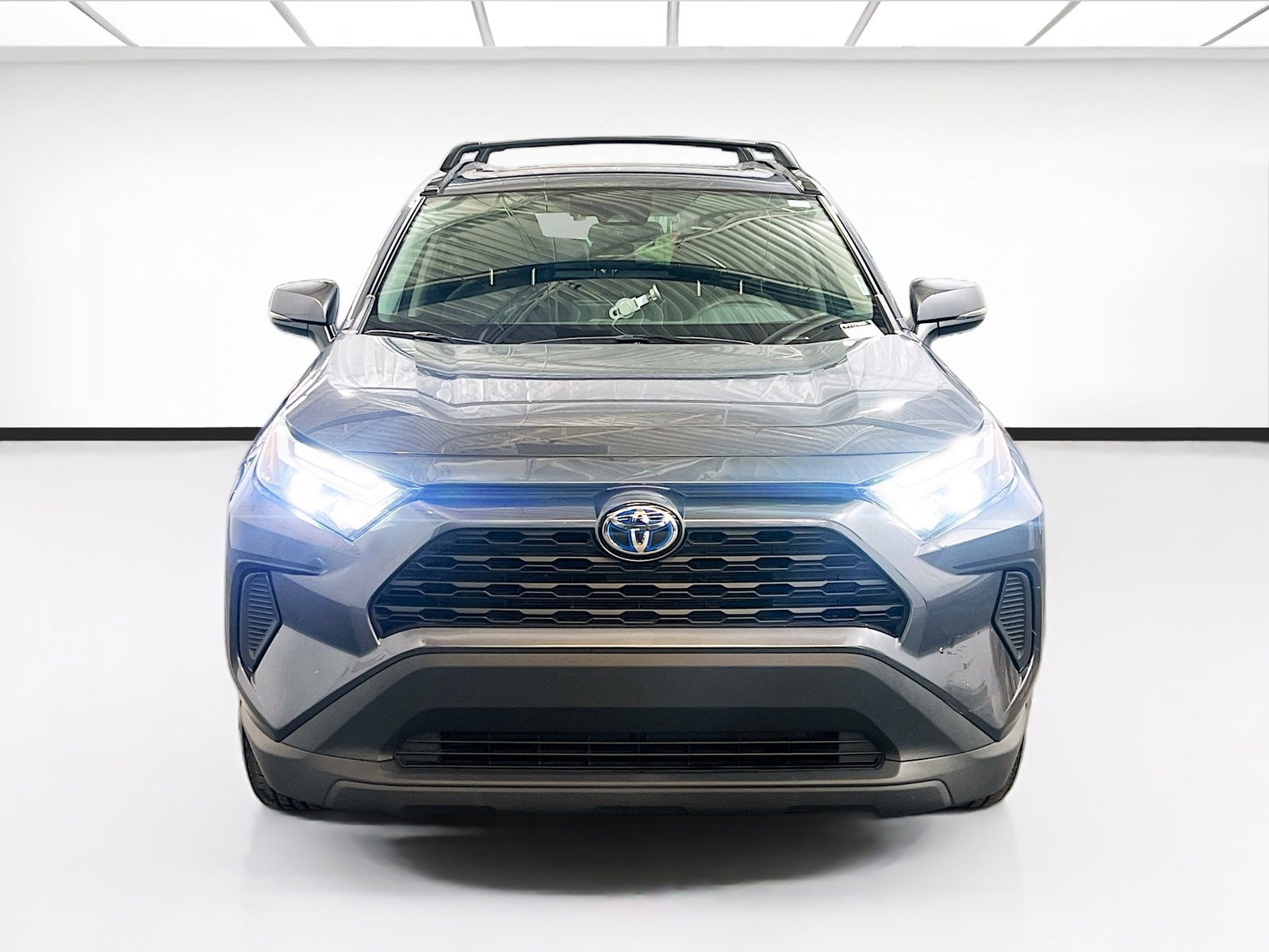 Used 2024 Toyota RAV4 XLE w/ Convenience Package image 2