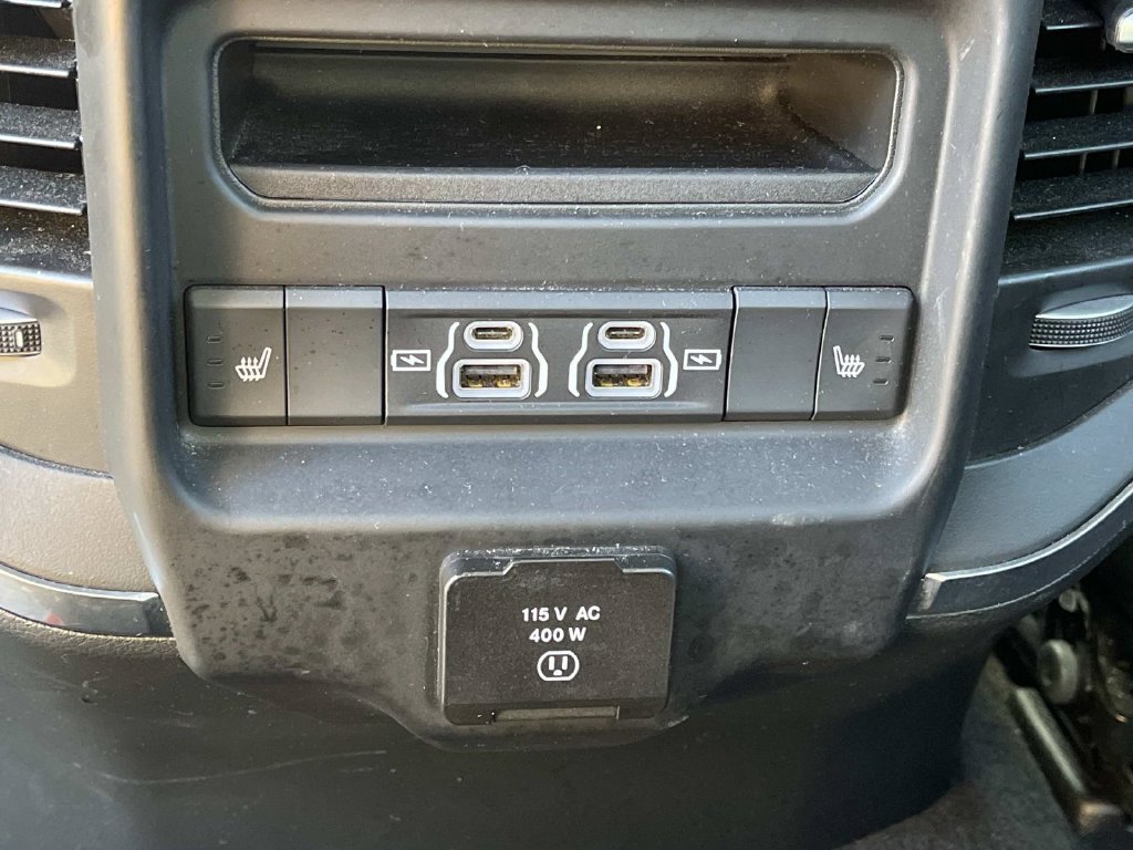Used 2026 RAM 1500 Laramie AWD/4WD image 17