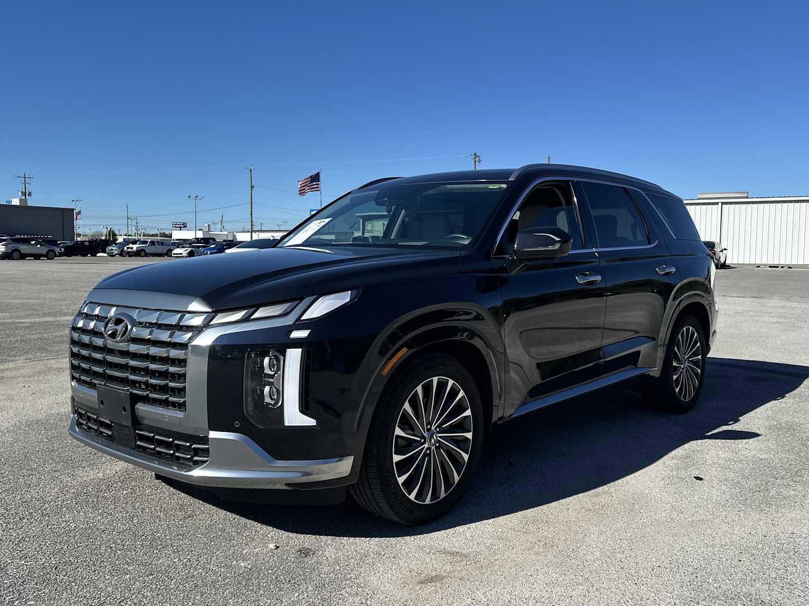 Used 2023 Hyundai Palisade Calligraphy image 4