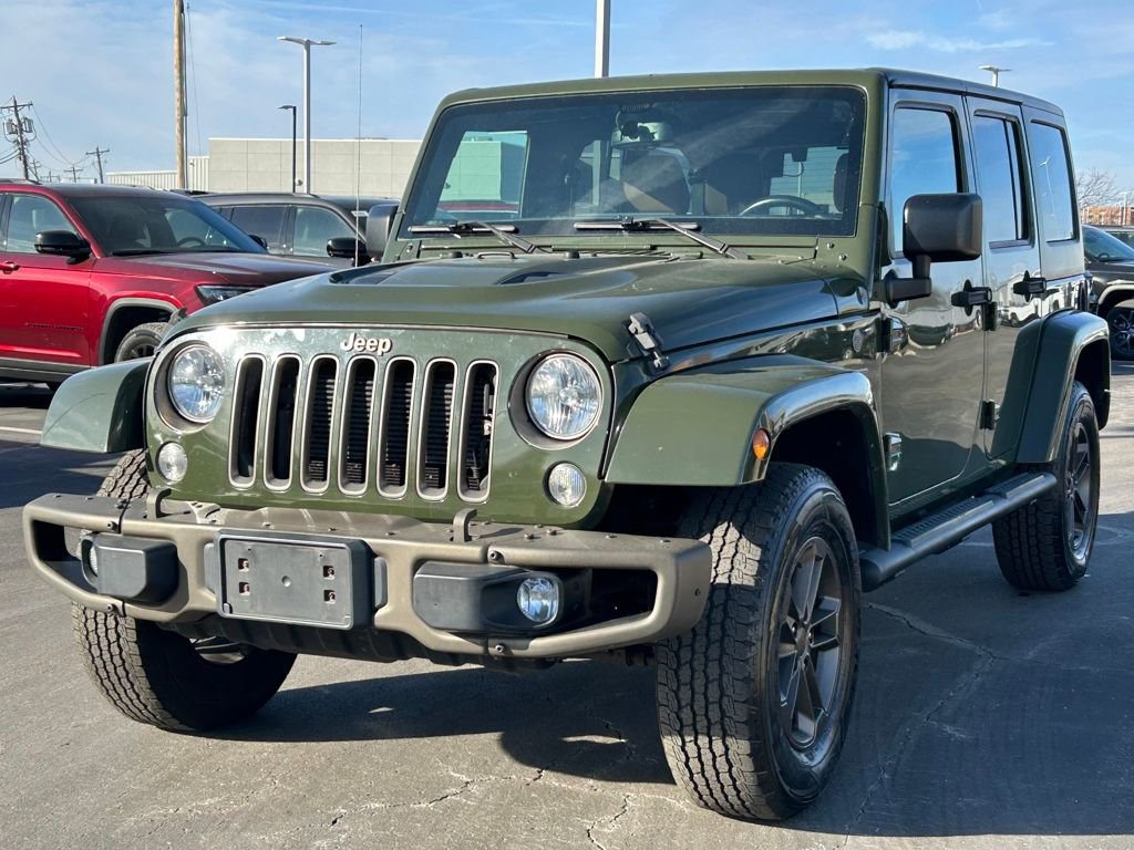 Used 2016 Jeep Wrangler Unlimited Sahara image 3