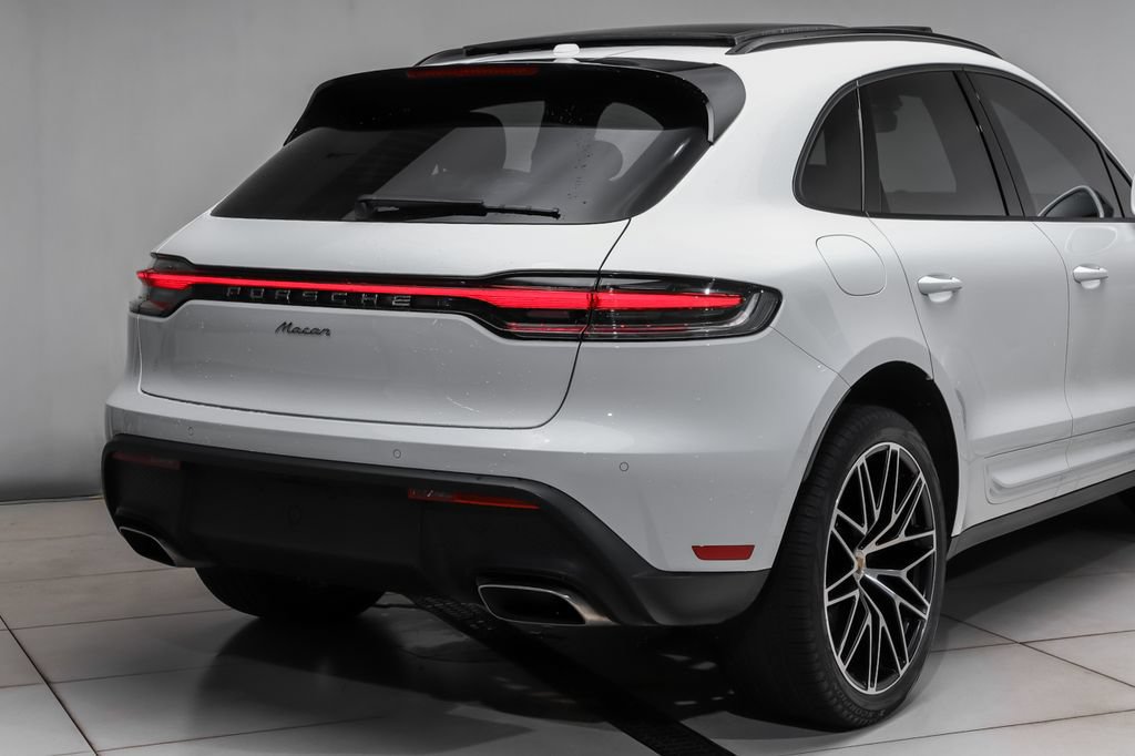 Used 2025 Porsche Macan AWD/4WD image 4