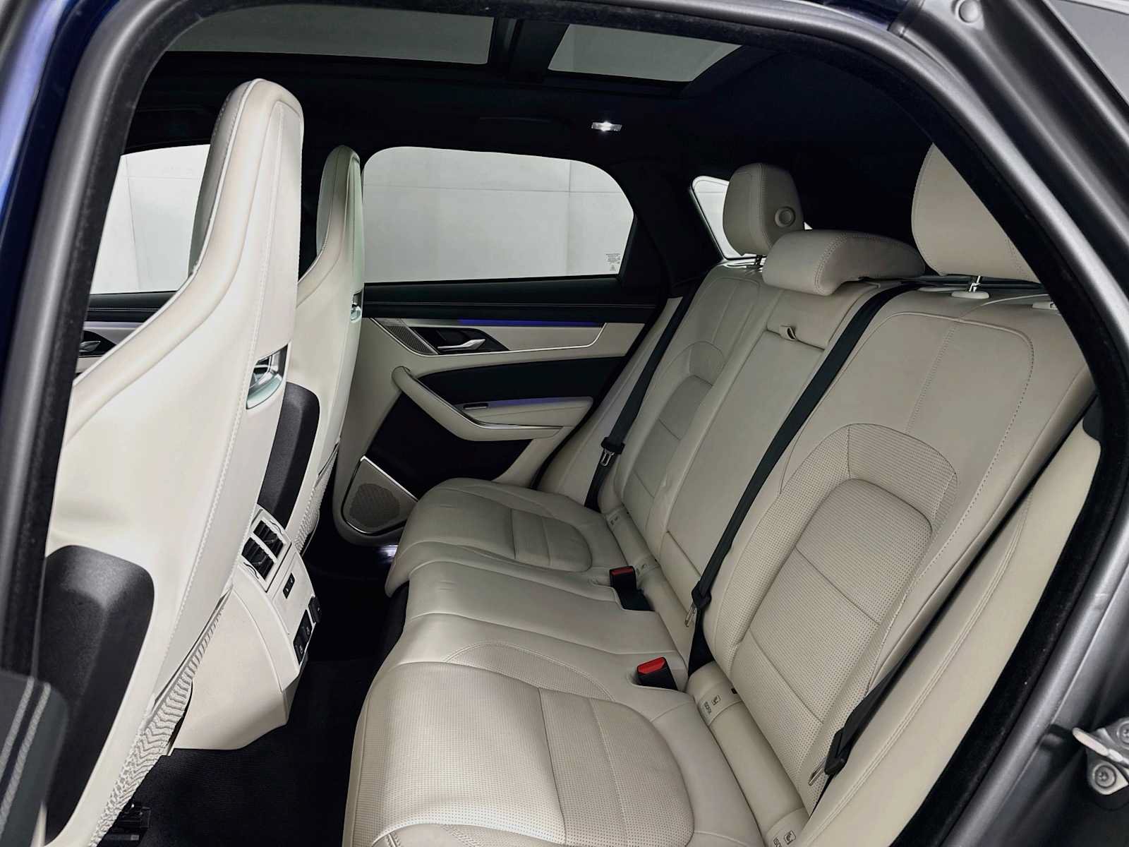 Used 2024 Jaguar F-PACE R-Dynamic S AWD/4WD image 20
