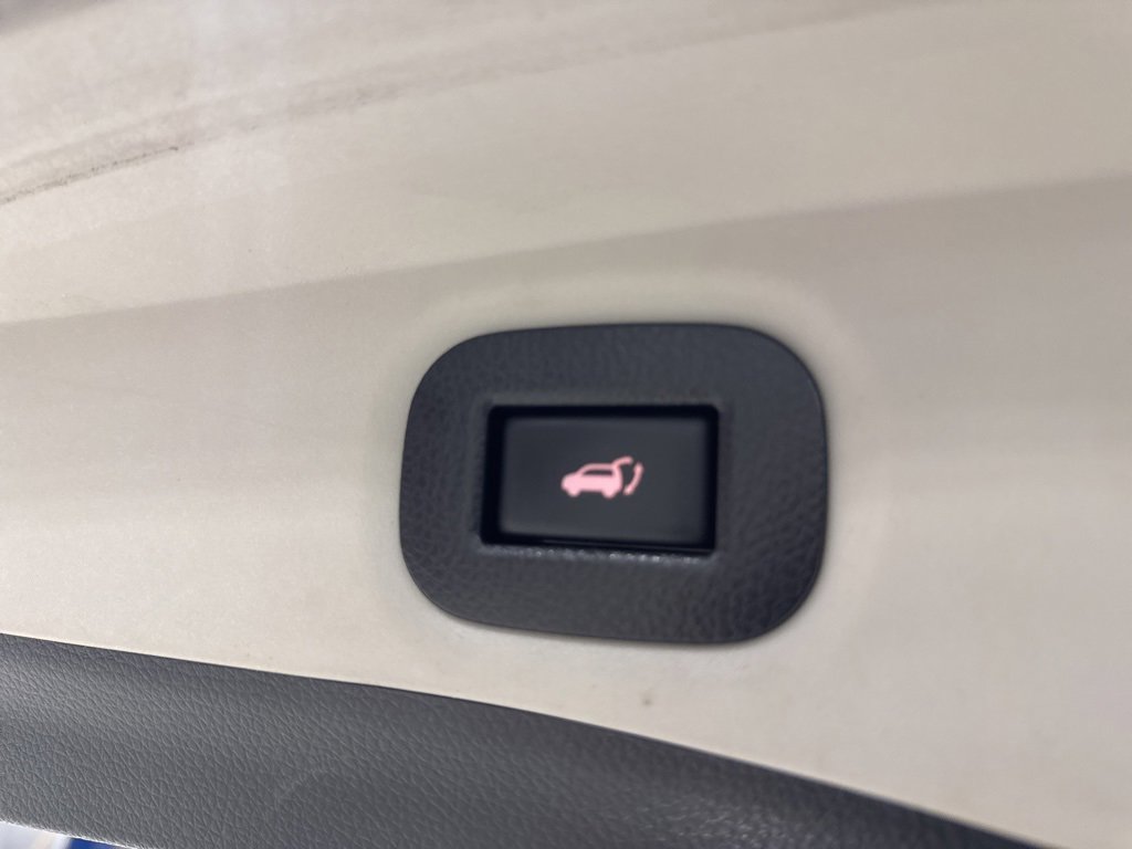 Used 2017 Nissan Rogue SL w/ SL Premium Package image 29