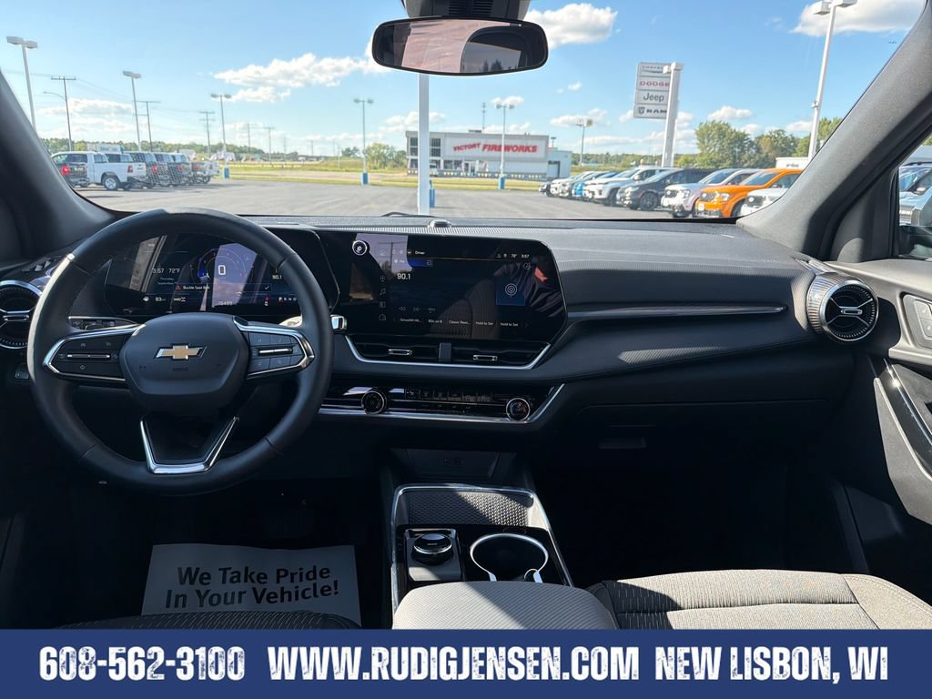 Used 2026 Chevrolet Equinox LT AWD/4WD image 12