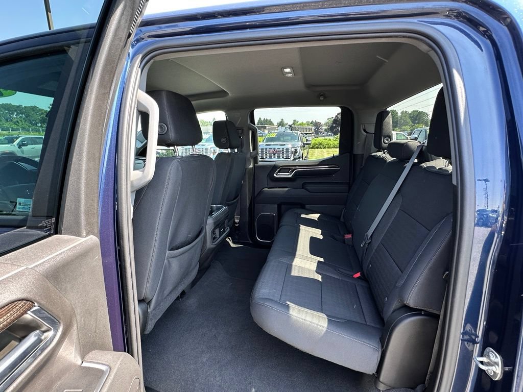Used 2022 Chevrolet Silverado 1500 RST w/ Z71 Off-Road Package AWD/4WD image 24