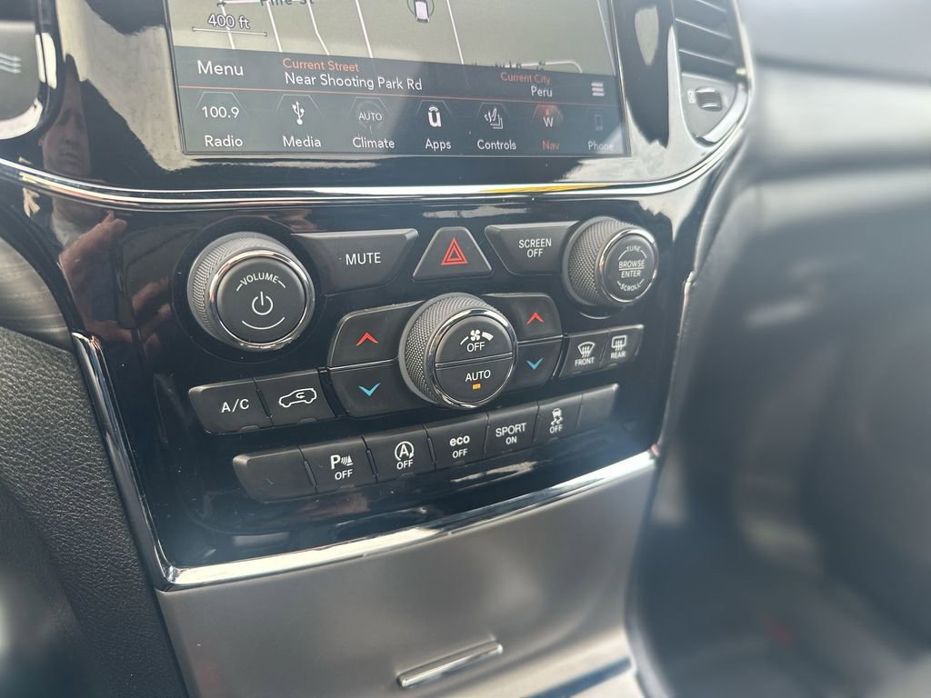 Used 2019 Jeep Grand Cherokee Altitude image 17