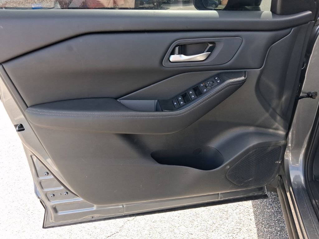 Used 2026 Nissan Rogue SV image 19