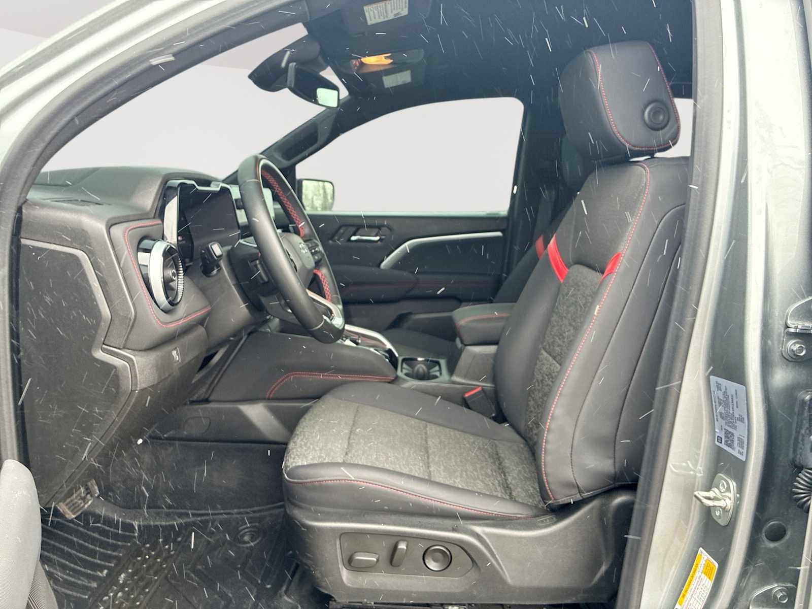 Certified 2024 Chevrolet Colorado Z71 w/ Z71 Convenience Package 2 image 19