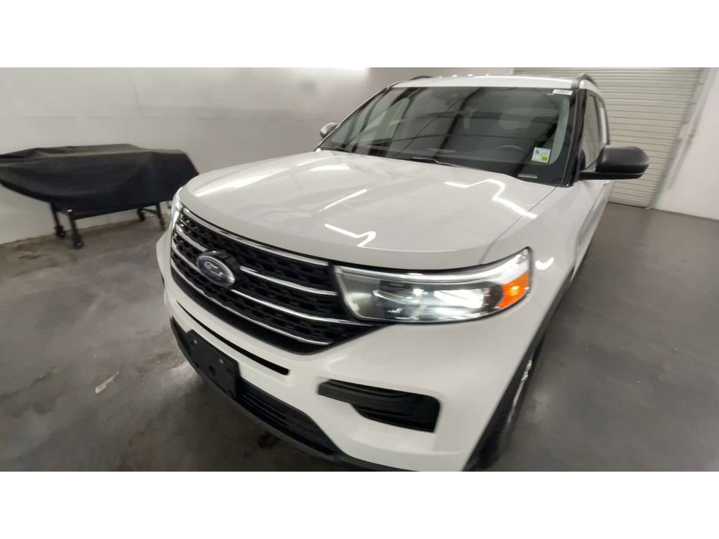 Used 2020 Ford Explorer XLT image 4