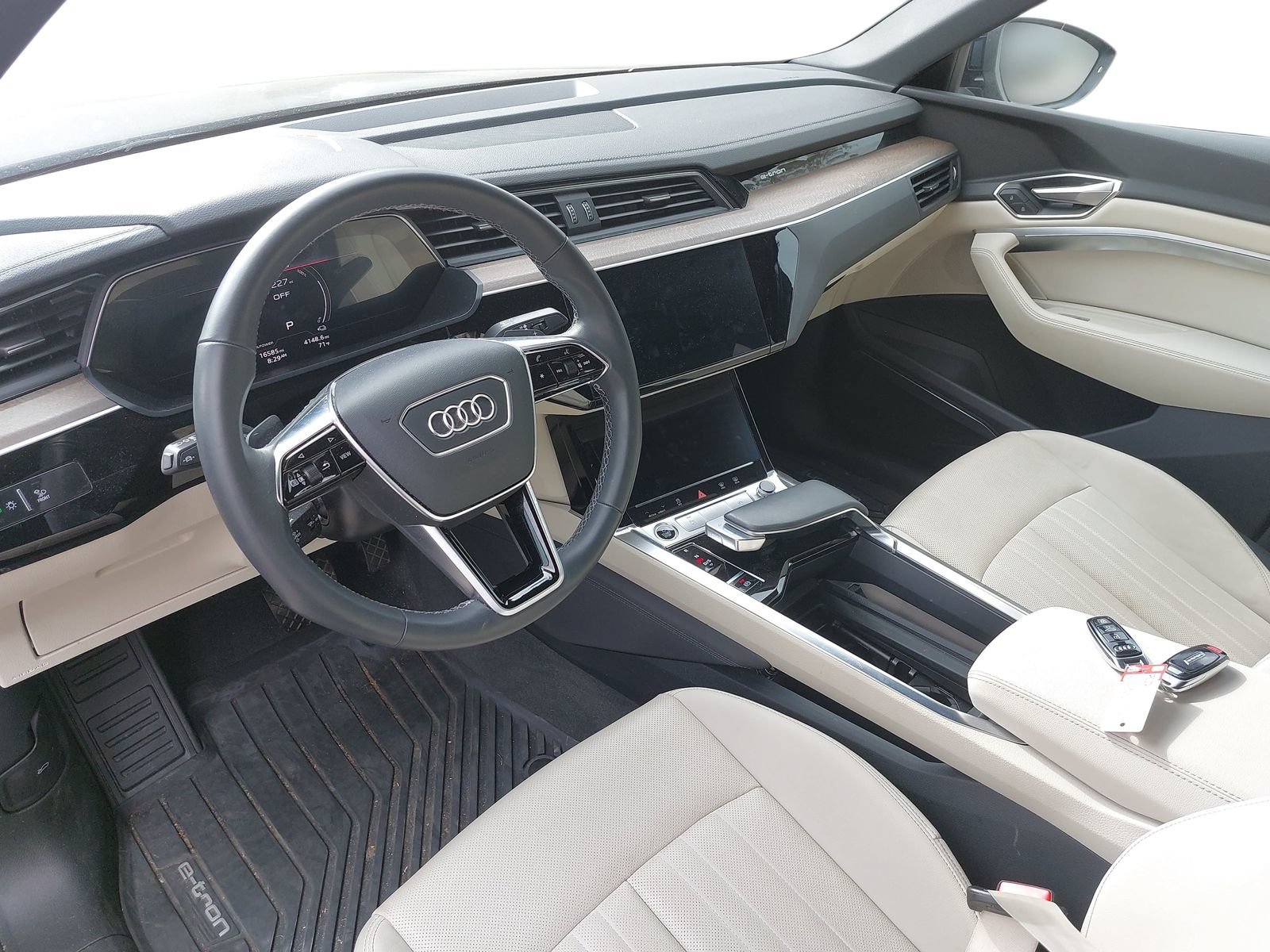 Used 2024 Audi Q8 e-tron Premium Plus w/ Premium Plus Package AWD/4WD image 5