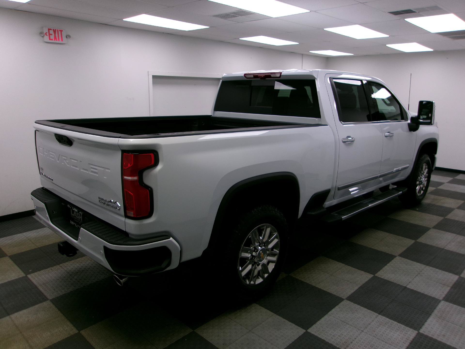 New 2026 Chevrolet Silverado 2500 High Country w/ Technology Package AWD/4WD image 14