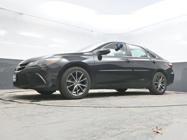 Used 2015 Toyota Camry XSE image 34