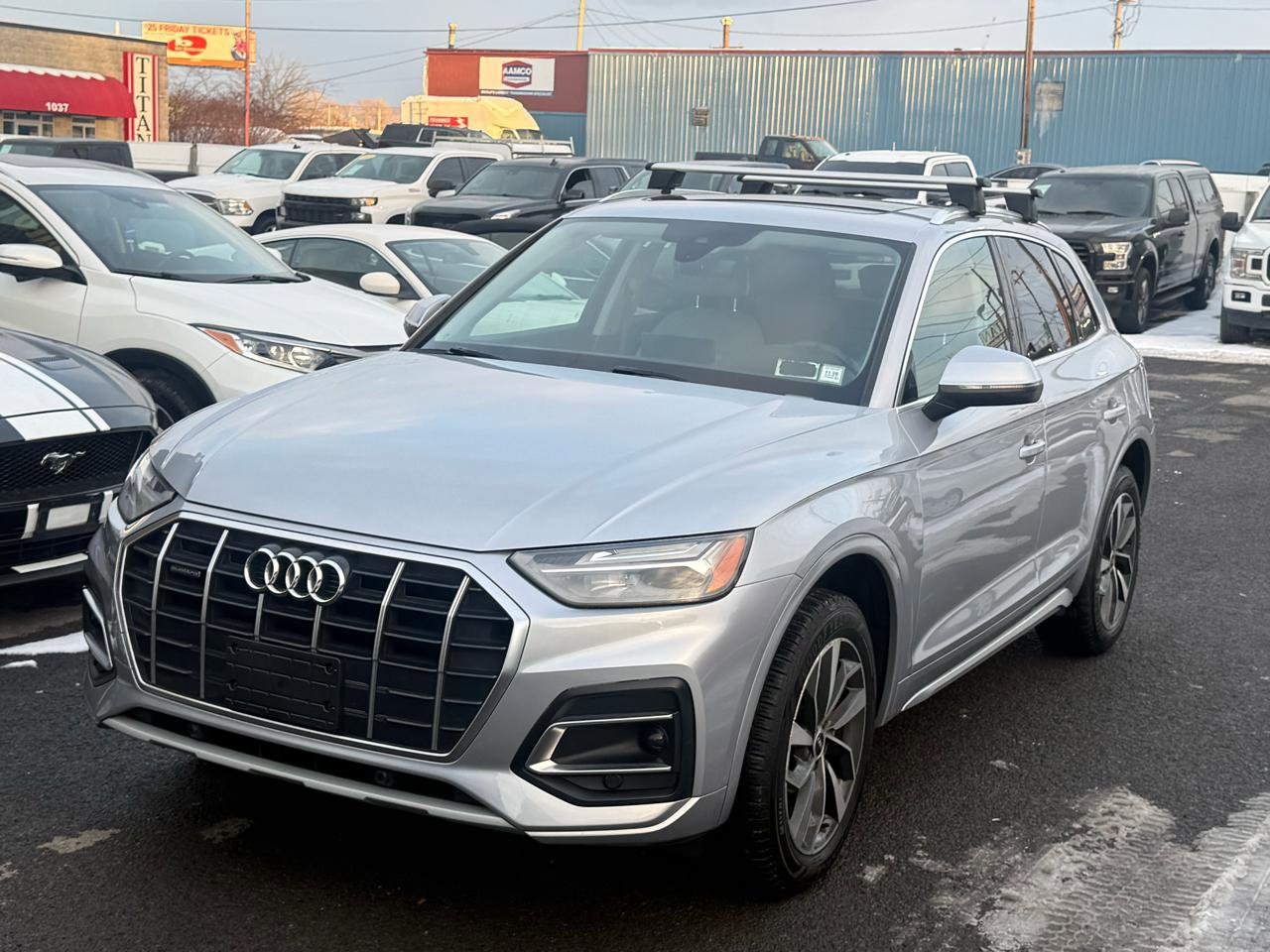 Used 2021 Audi Q5 2.0T Premium w/ Convenience Package image 2