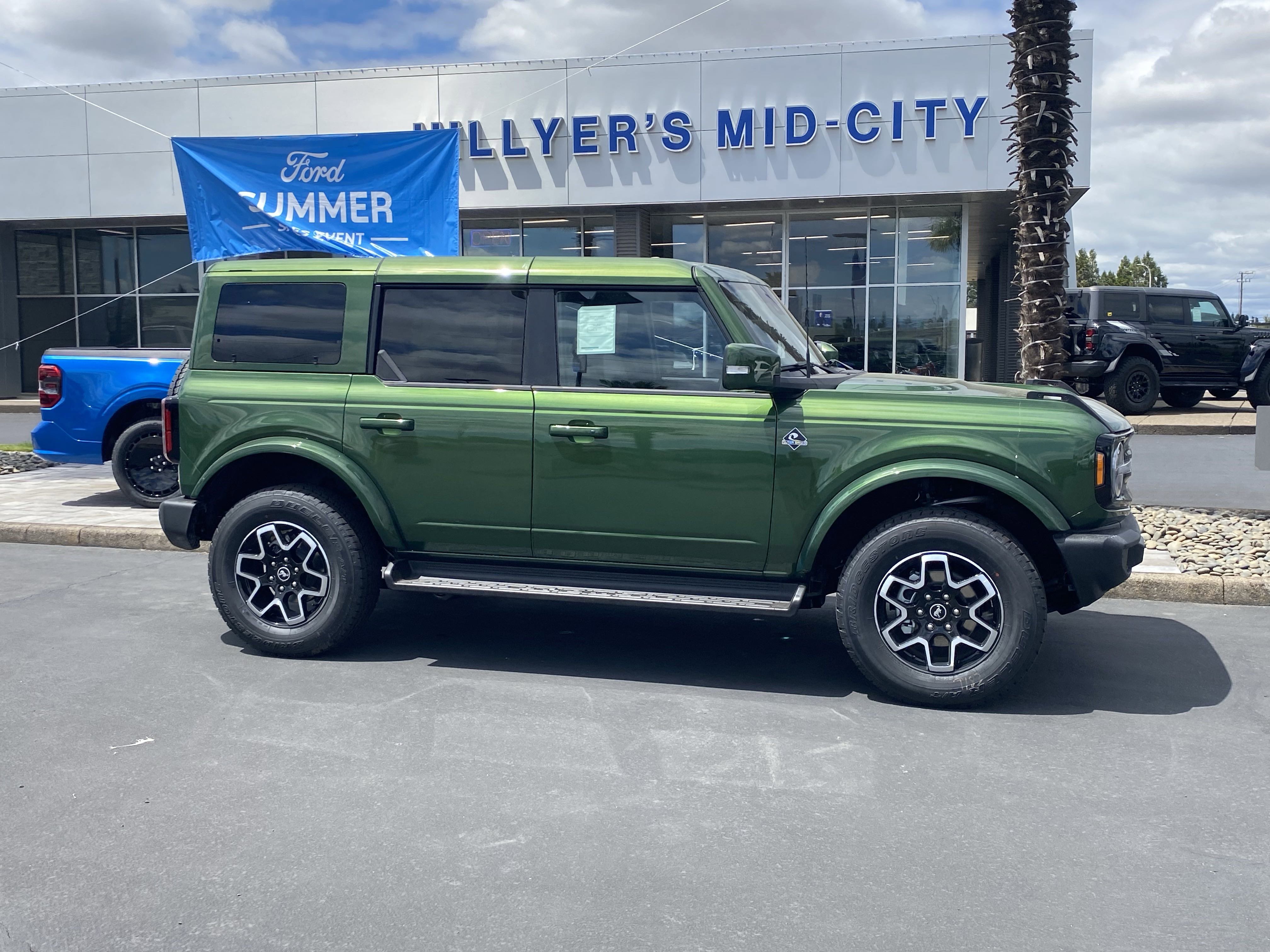 New 2025 Ford Bronco Outer Banks image 2