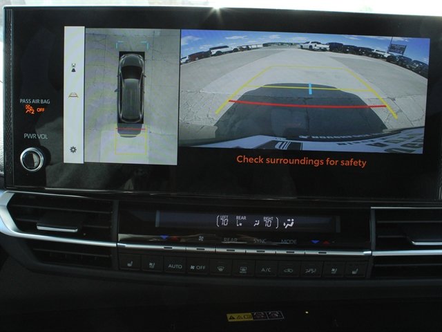 Used 2026 Toyota Sienna Platinum AWD/4WD image 36