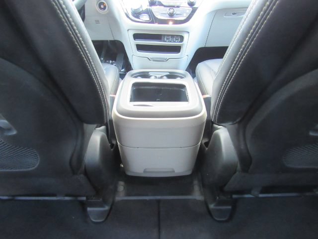 Used 2024 Chrysler Pacifica Touring-L FWD image 29