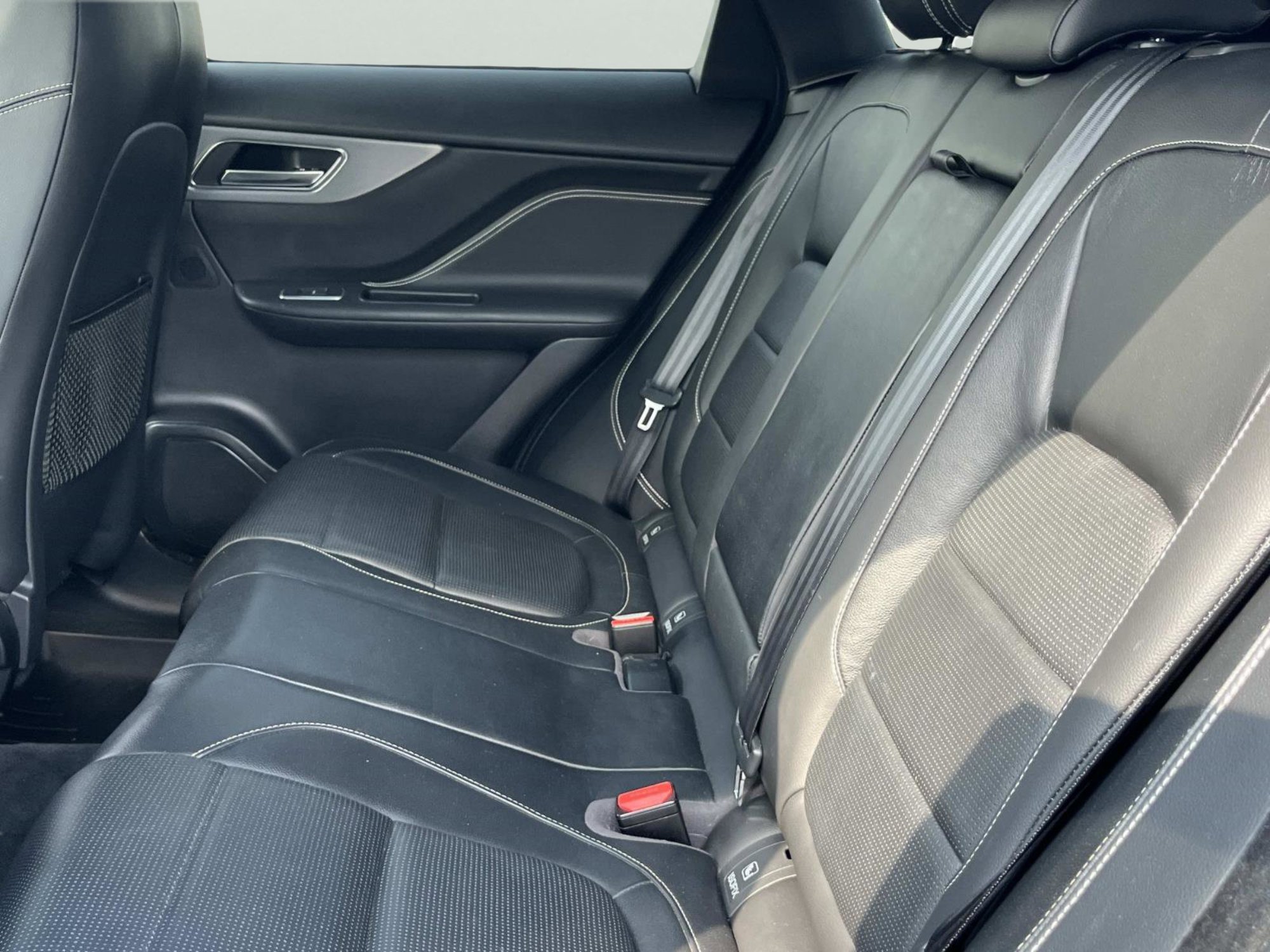 Used 2020 Jaguar F-PACE S AWD/4WD image 19