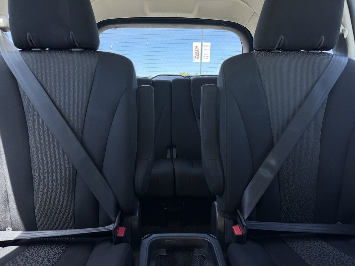 Used 2012 MAZDA MAZDA5 Touring FWD image 21