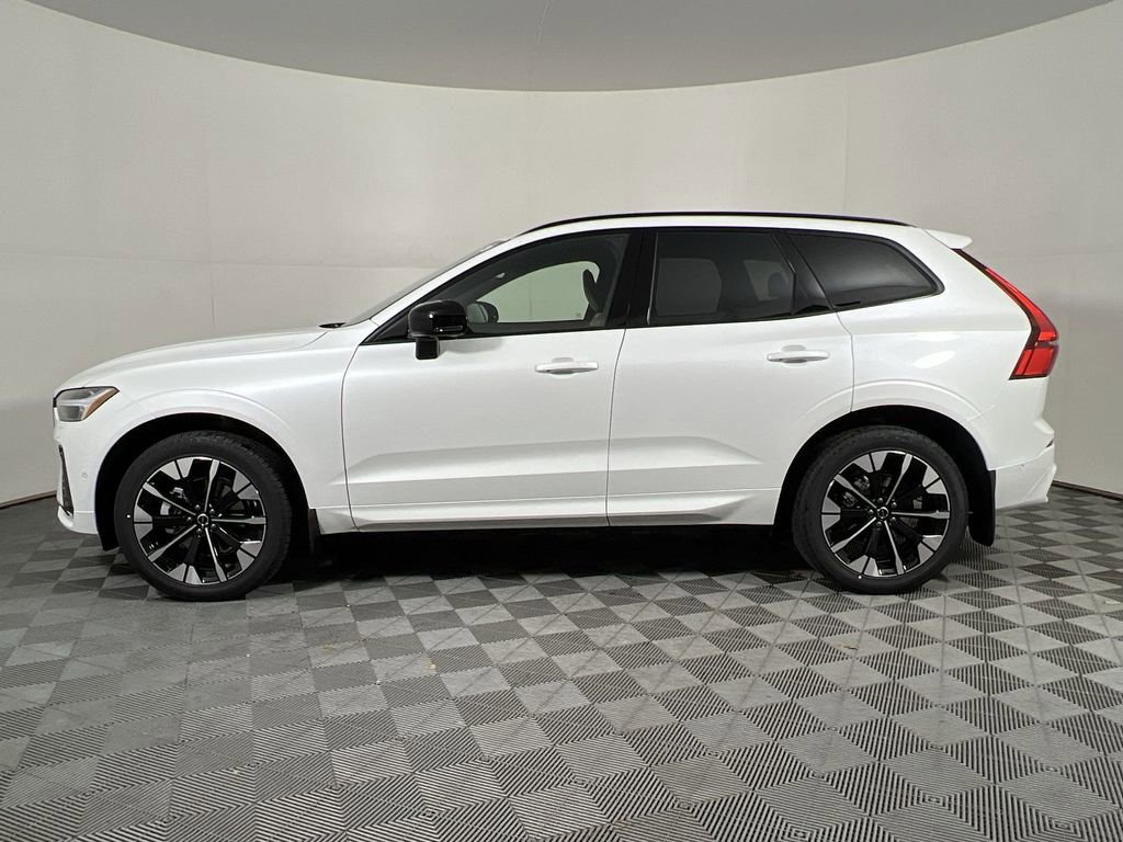 New 2026 Volvo XC60 B5 Plus w/ Climate Package image 5