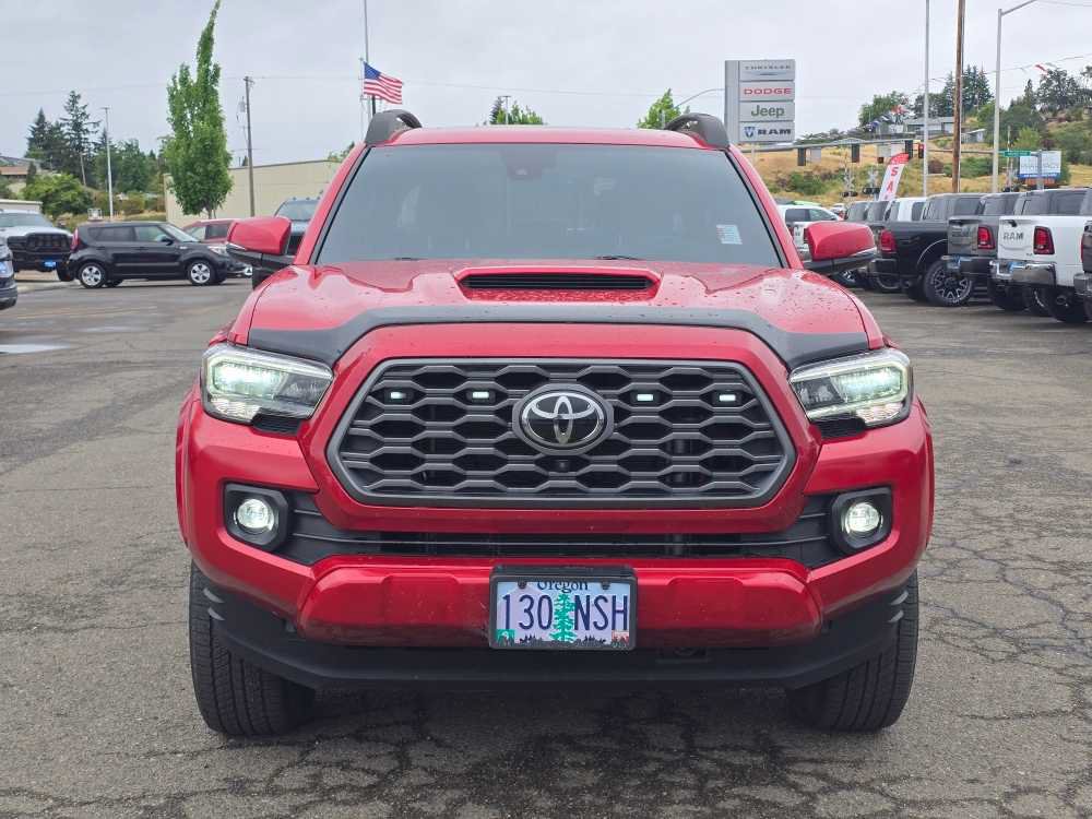 Used 2020 Toyota Tacoma TRD Sport w/ TRD Premium Sport Package AWD/4WD image 5