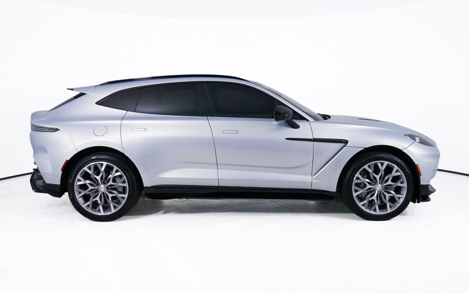 Used 2023 Aston Martin DBX 707 AWD/4WD image 8