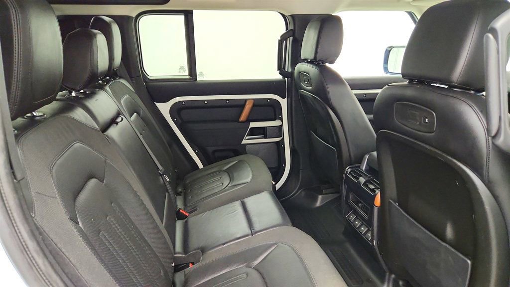 Used 2020 Land Rover Defender 110 SE AWD/4WD image 24