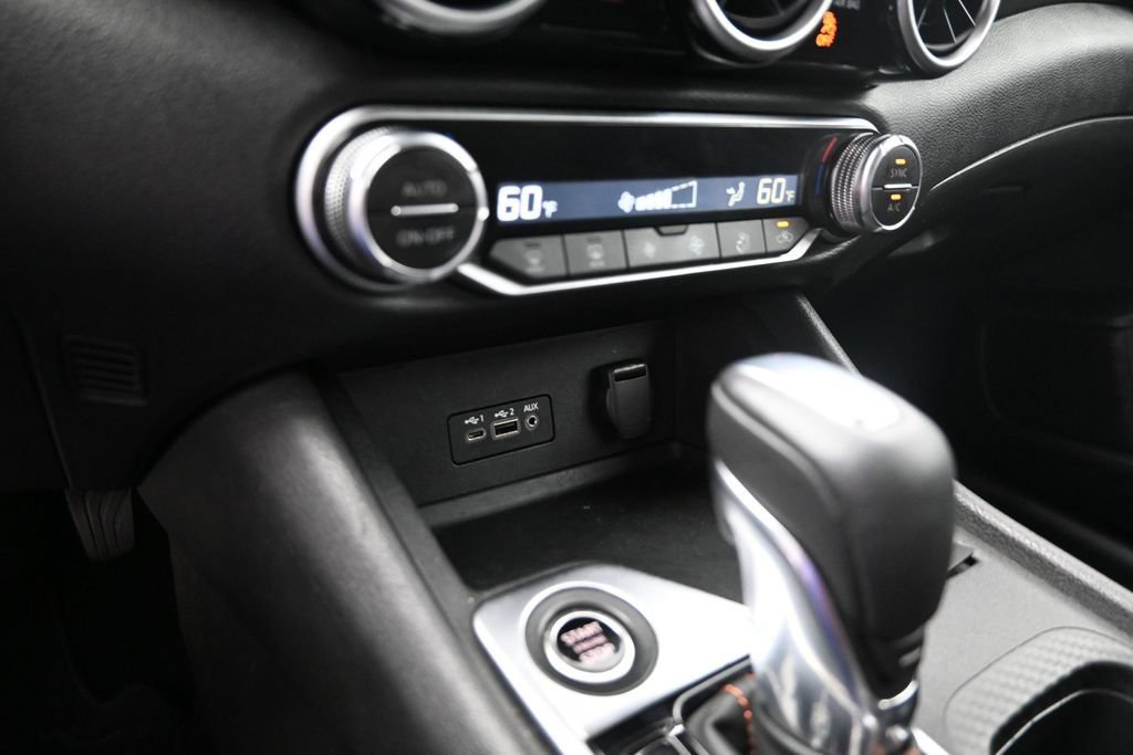 Used 2023 Nissan Sentra SR w/ Midnight Edition Package FWD image 25